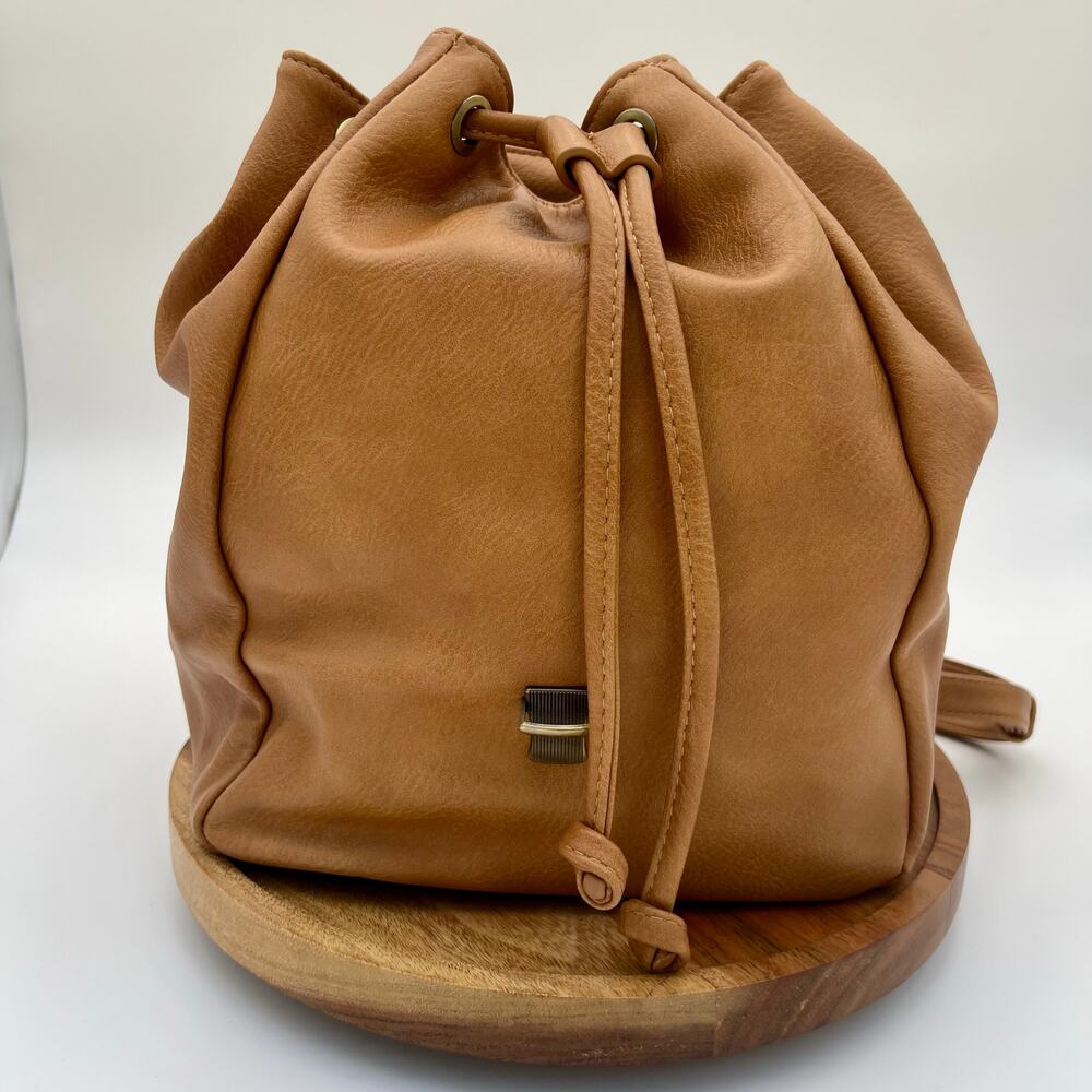 Antik Kraft Stephanie Backpack Tan Vegan Leather Bucket Crossbody Bag Top Handle - Picture 3 of 15